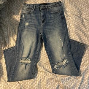 11/30 - NEW Risen - Distressed Highwaisted Skinny